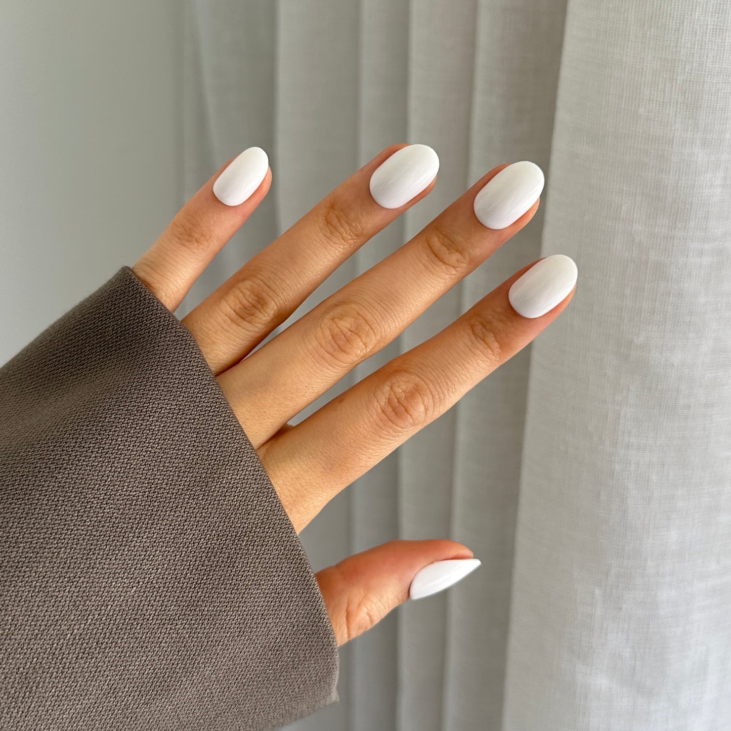 White Oval (gel)