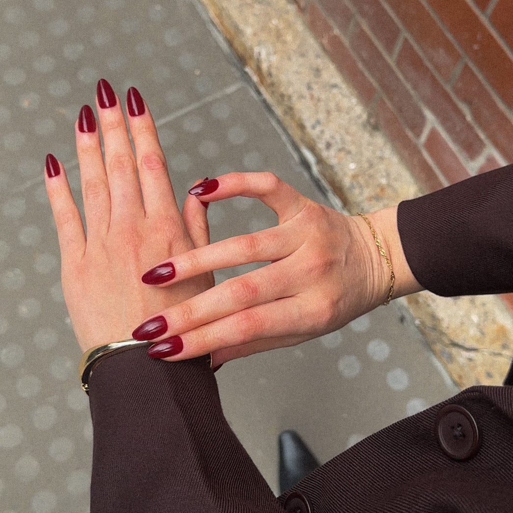 Red wine fake nails